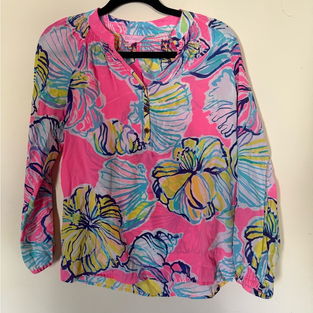 Lilly Pulitzer Vibrant Floral Blouse. Women’s extra small. 100% silk.